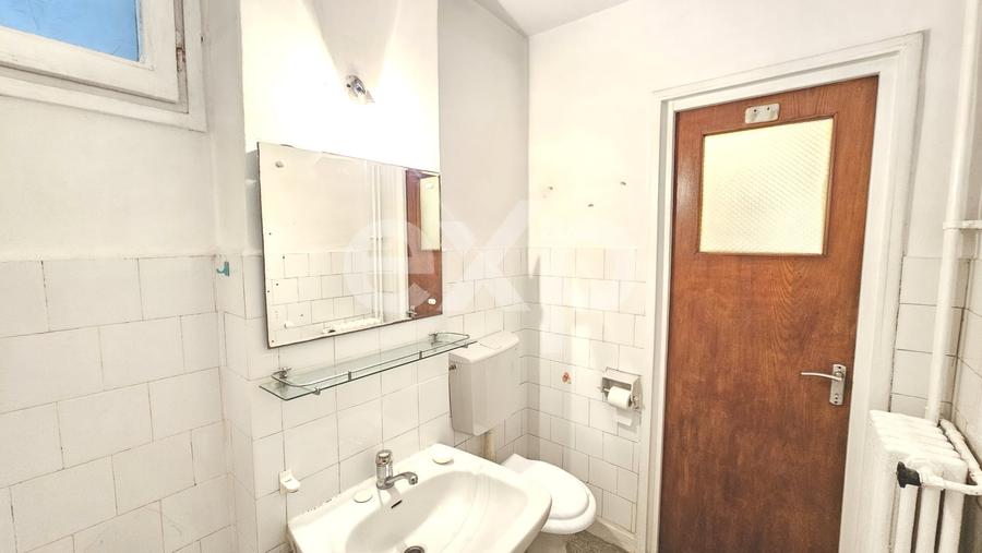 Apartament cu 3 camere semidecomandat în Titan