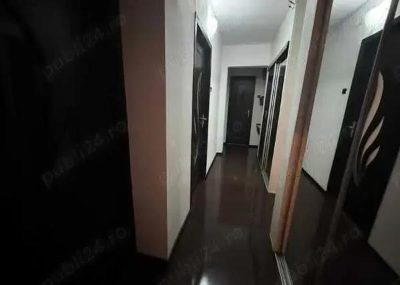 A 46 Proprietarul vinde in Bacau , Bistri?a Lac, etaj 1 , apartament confort 1 ,4 camere, - 1