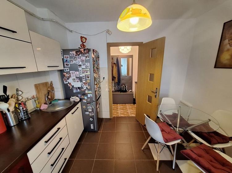 Cu acces facil spre Centru. Etajul 2. GARAJ SUB BLOC SI BOXA. - 7