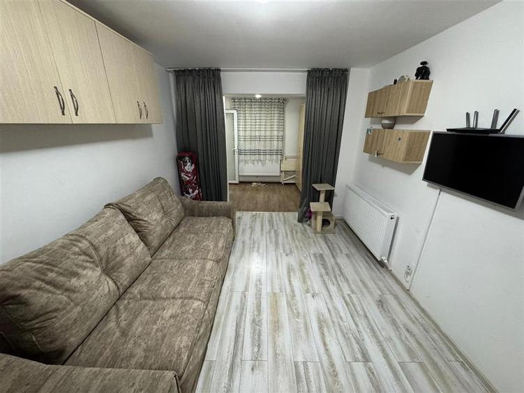 Apartament 2 camere, parter, 46mp , zona Sud - Scoala 1 - - 2