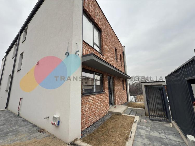 Duplex modern 150 Mp, finisat cu garaj si terasa spatioasa de 30 mp, in Faget - 1