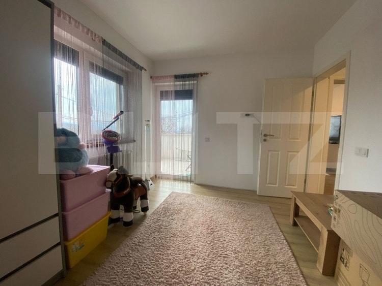 Casa cu piscina mobilata la cheie - 8