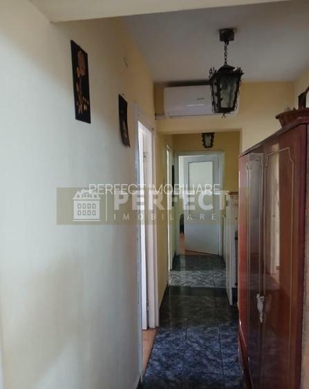 !!ocazie!!! AP.3 camere,2 bai,B-dul Bucuresti etaj 4/9 Pret 78000 eur