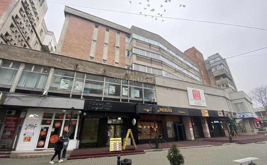 Birou, 650 mp în Ultracentral