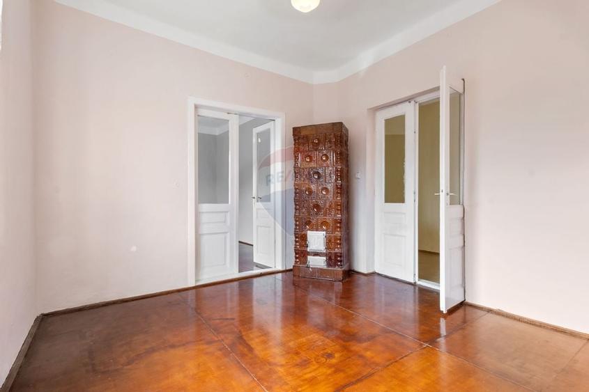 Casa renovata recent, zona centrala Pecica - 11