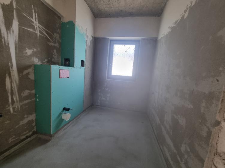 Apartament cu 2 camere decomandat în Nicolina