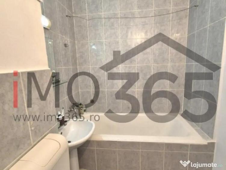 Garsoniera Craiovei Et.3 mobilat vedere strada - 1