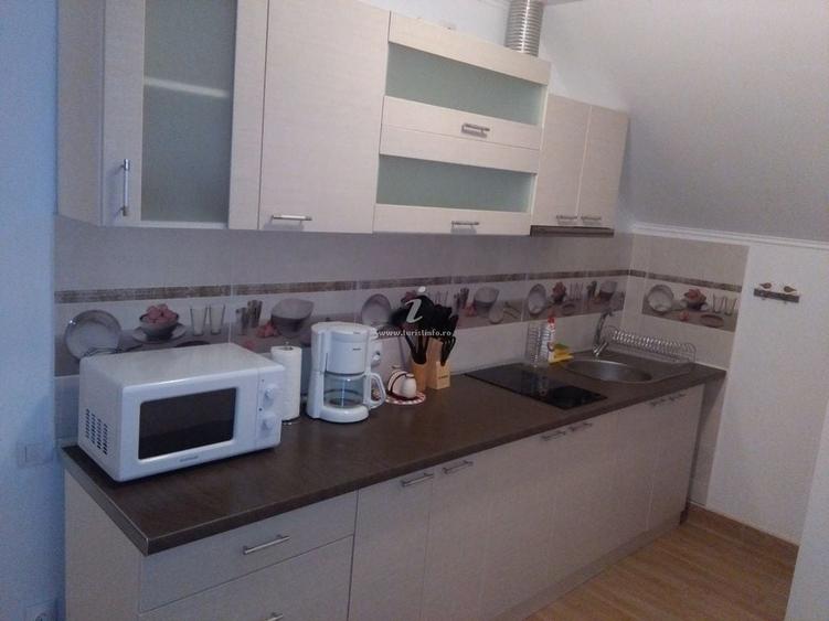 Casă cu 3 camere cu Teren 500 Mp în Moieciu
