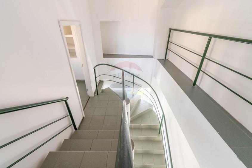 Casa cu 12 camere de inchiriat, Str. Traian - 27