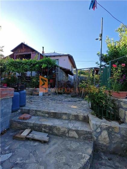 EXCLUSIVITATE! Casa+teren si cabana de lemn zona Naeni - 1