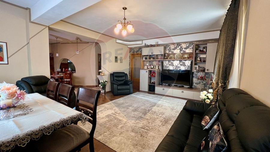 Casa de vanzare cu 280 mp si teren 1100 mp in Arcasilor Galati - 4