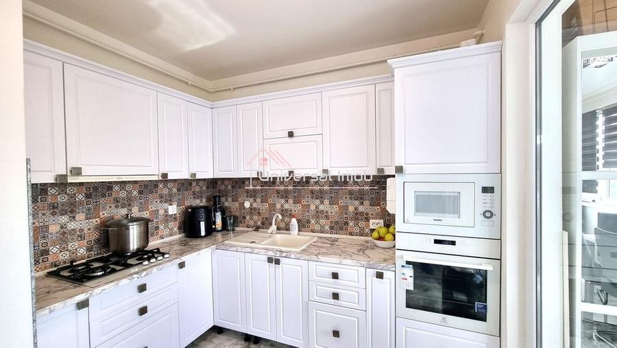 Apartament 3 camere, 86 mp. in Floresti, zona BMW - 7