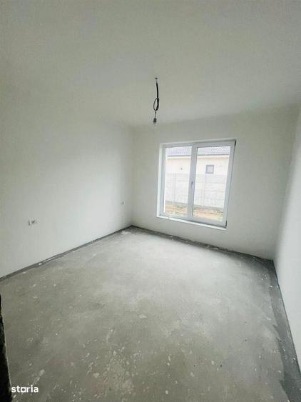 Casa partial finisata in Santandrei - 2