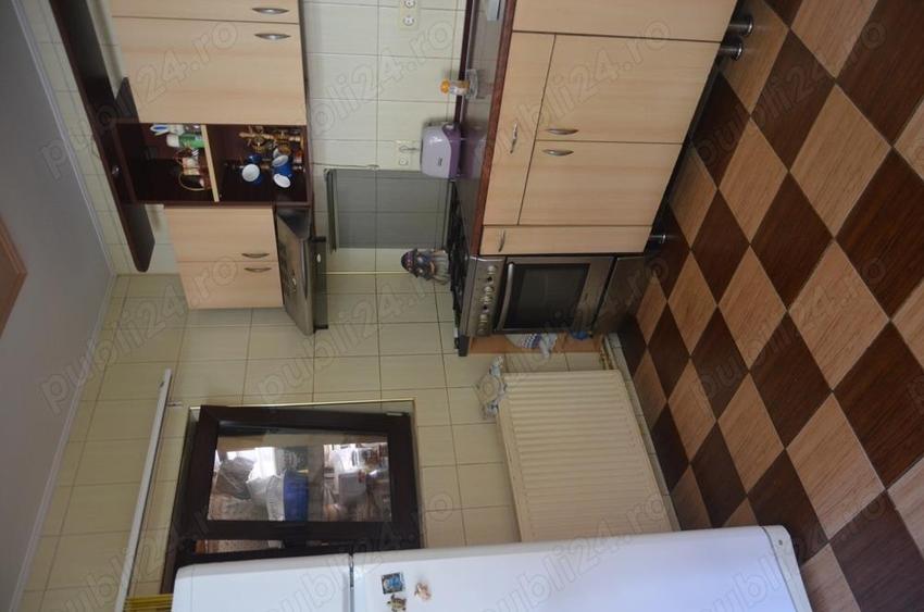 Vila de vacanta cu 7 camere situata in Busteni,semicentral. - 17