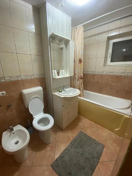 Apartament cu 2 camere decomandat în Exterior Vest