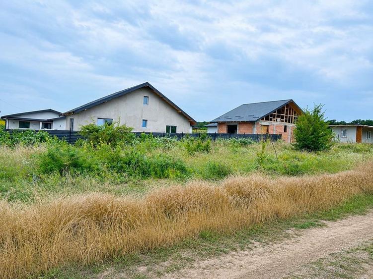 Teren Construcții intravilan de 406 mp, în Miroslava