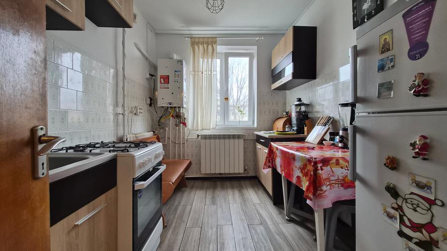 Scoala Generala nr 7 Cta /Piata Brotacei - ap 2 cam, et 4/4 (centrala gaze) - 14