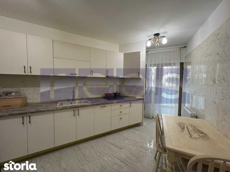Apartament cu 3 camere decomandat, mobilat în Vitan