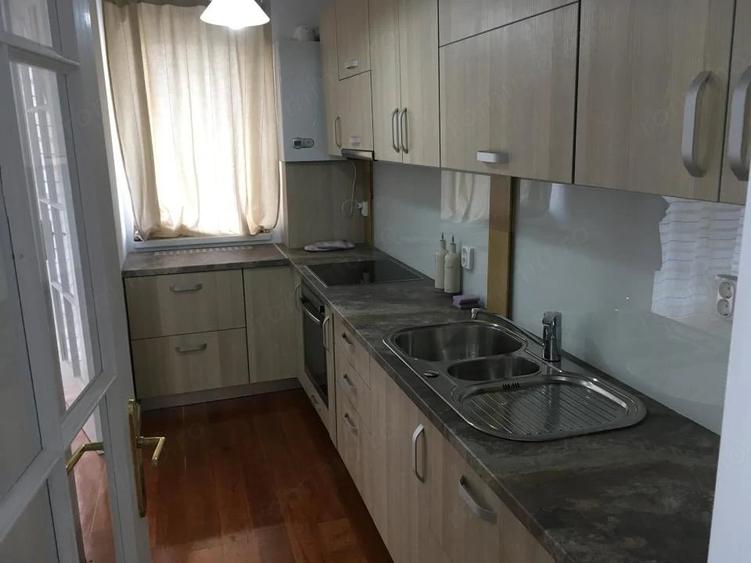 Apartament cu 3 camere semidecomandat în Lazaret