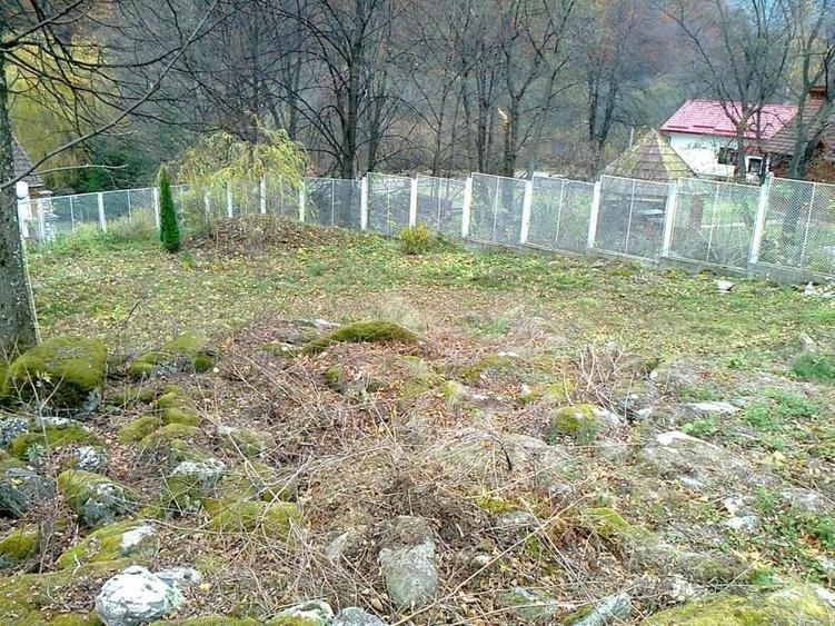 Teren de 2700 mp, în Central