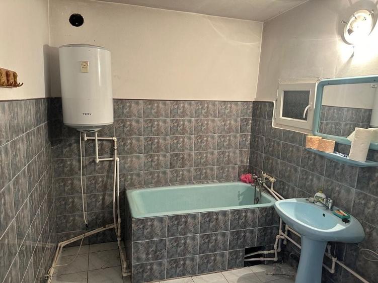 Casă cu 4 camere în Broscăuți