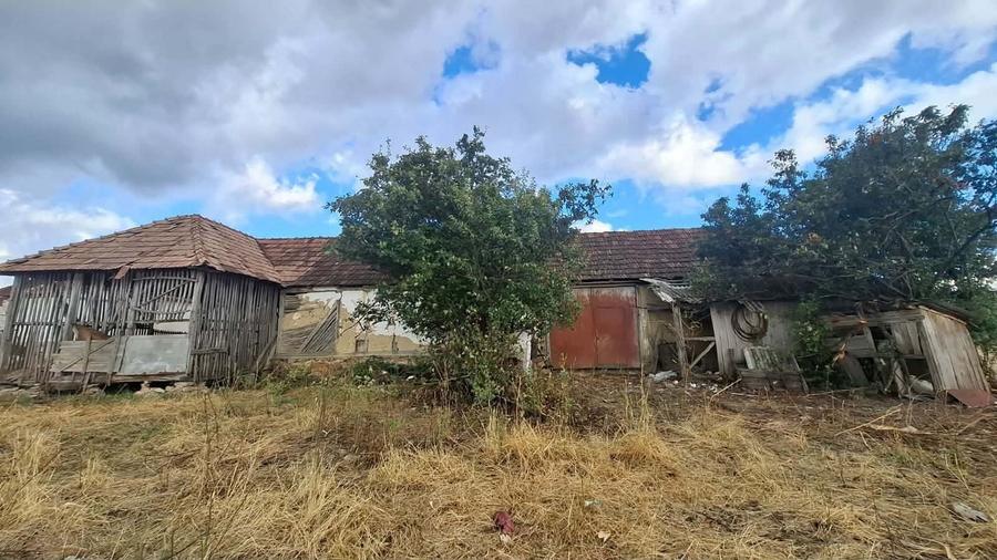 Casă cu 4 camere în Hodiș
