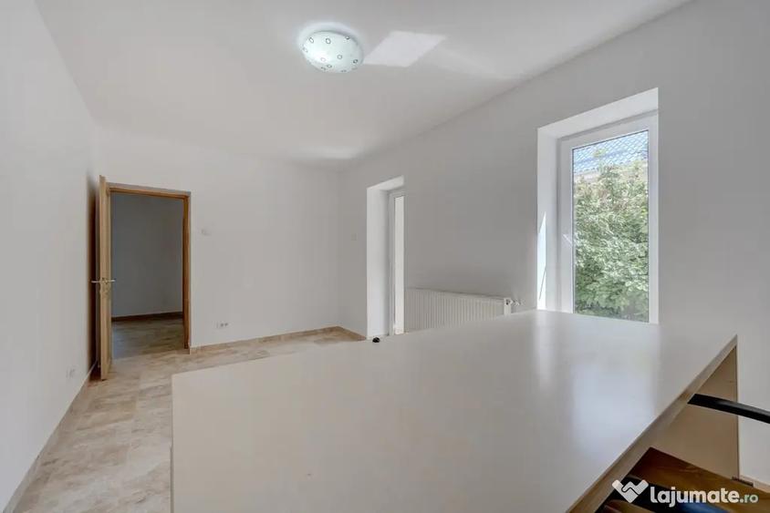 Casă cu 3 camere cu Teren 115 Mp în Drumul Sării