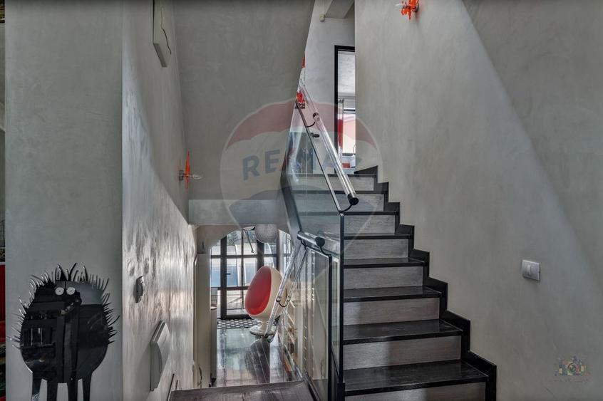 Casă individuală cu 5 camere cu Piscina în Bucureștii Noi