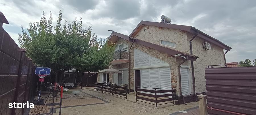 Casă cu 5 camere cu Teren 360 Mp în Calea București