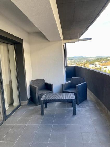 Apartament cu 3 camere semidecomandat în Central