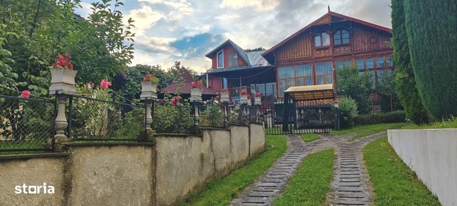 Casă cu 4 camere cu Teren 500 Mp în Central
