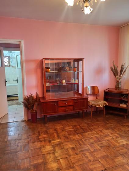 Apartament cu 2 camere semidecomandat în Calea București