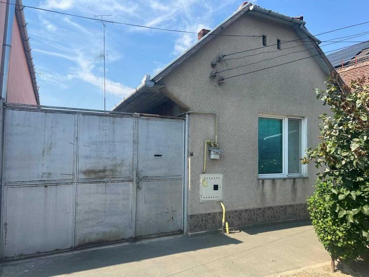 Casă cu 3 camere în Aradul Nou