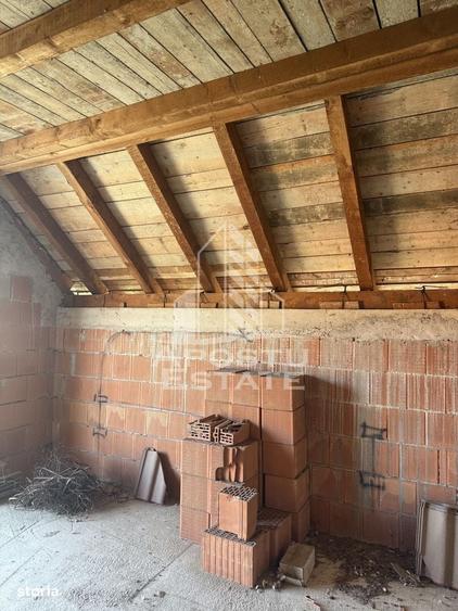Casă cu 4 camere cu Teren 637 Mp în Covaci