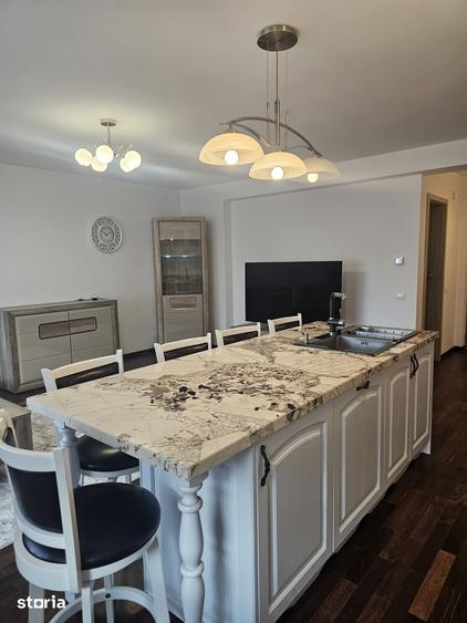 Apartament cu 3 camere în Tractorul