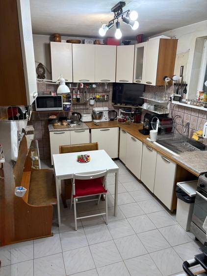 Sura Mare-Oltenitei-Ulmetului-P+1 - spatiu comercial 15 mp + garaj 14 mp 334000€ - 9