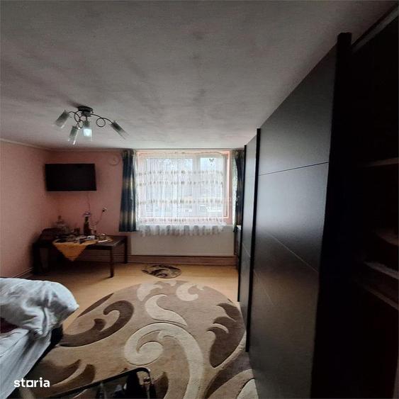 BOCSA Montana, Casa Cocheta cu curte . - 2