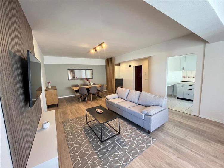 Apartament NOU 3 camere 2 bai balcon si parcare zona centrala - 1