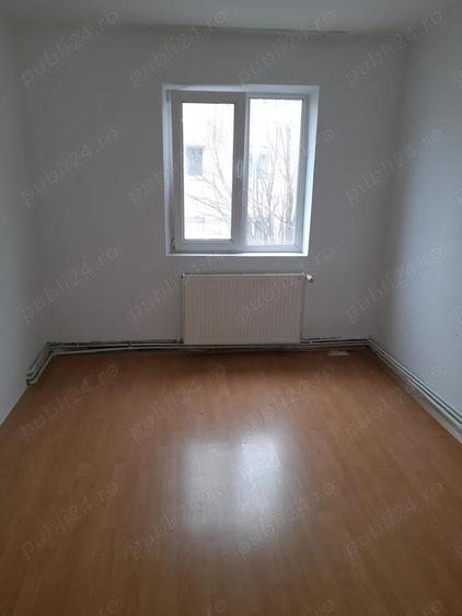 Apartament cu 3 camere, decomandat, la etaj 3, in Caransebes, 73.500euro - 4