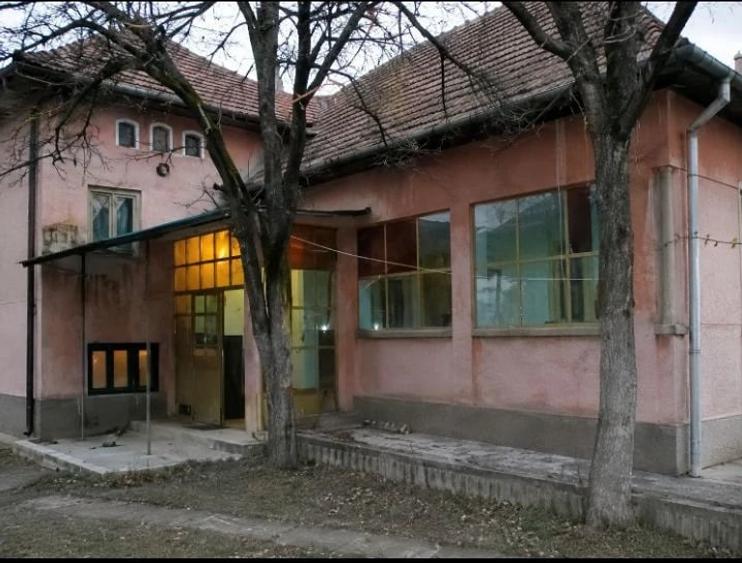 Casă cu Teren 1400 Mp în Cistei