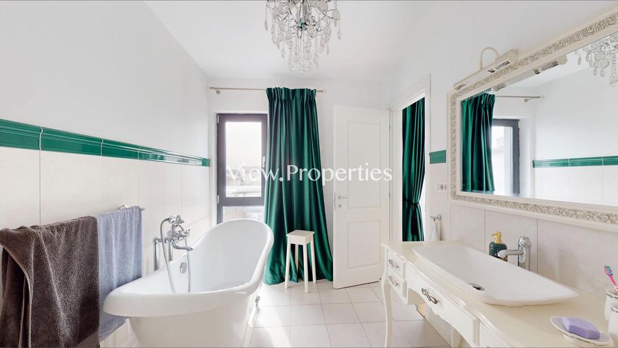 Vânzare Vilă Modernă - Locație deosebită în Tunari - 0% Comision - 8