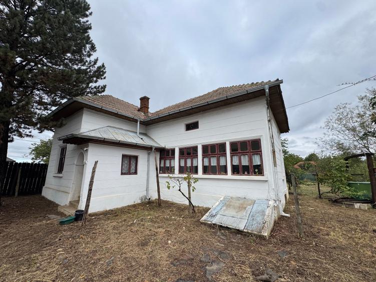 Casă cu anexe de vânzare în Sat Roșiori, Comuna Vânători, jud. Mehedinți - 1