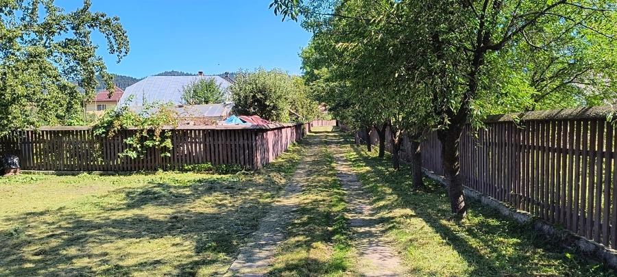Casă individuală cu 5 camere cu Garaj în Central