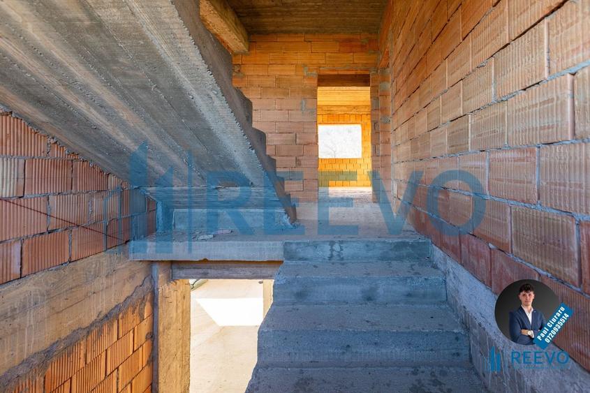 Pensiune/Vilă la roșu P+E+M în Sărata - 14