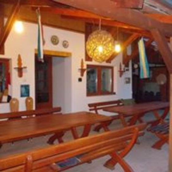 Pensiunea Arpád..de vanzare in inima judetului Harghita/in Secuime/,la doar 2 km de orasul Cristuru  - 4