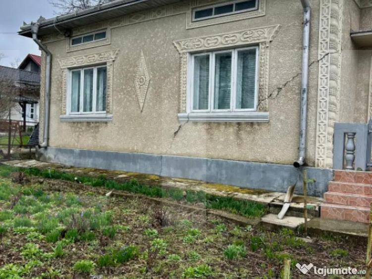 Casa din caramida, cu teren 5810 mp - Calinesti - 2