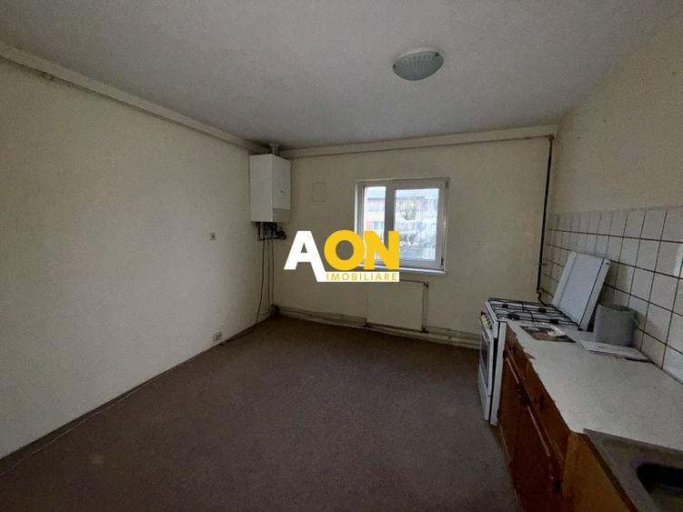 De vanzare apartament 3 camere, Cetate - 10