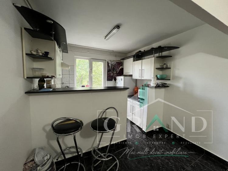 Apartament cu 3 camere semidecomandat, mobilat în Gheorgheni