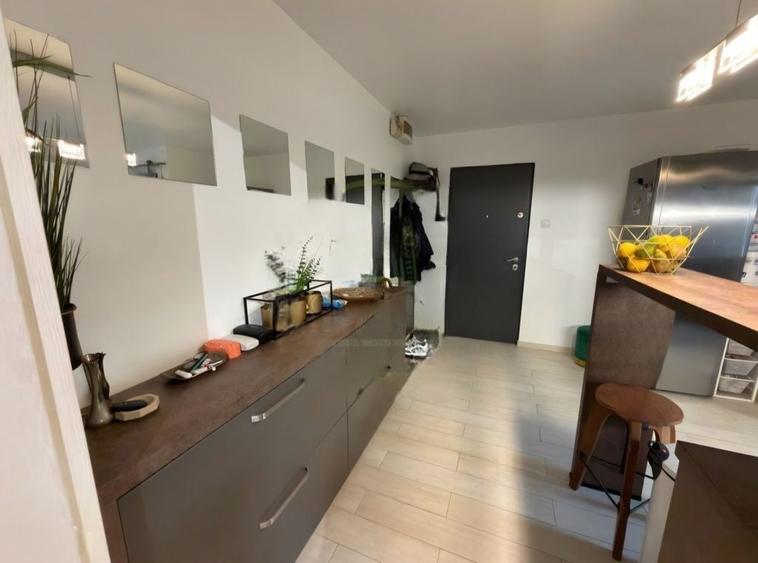 Apartament de vanzare - 1 Mai - zona Confectii - 5