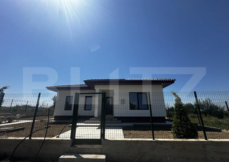 Casa plan parter, zona Narciselor 2 - 12